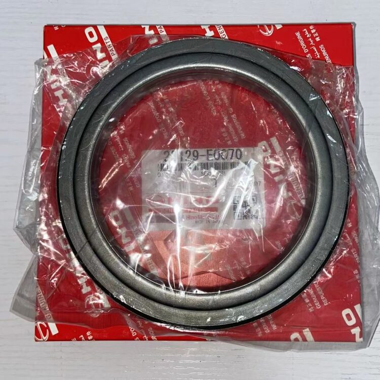Rear Crankshaft Oil Seal 23129-E0070 for Hino J08 J08C J08E